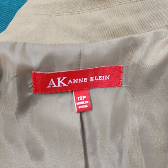 AK Anne Klein Size 12P Desert Tan 3 Button Lined 2pc Pants Suit W/Pockets 34x29 - Picture 9 of 16